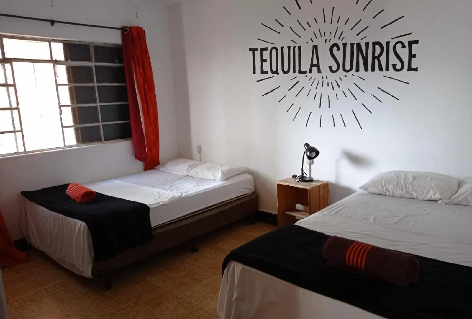 **** מלון גואטמלה Tequila Sunrise Hostel הונדורס