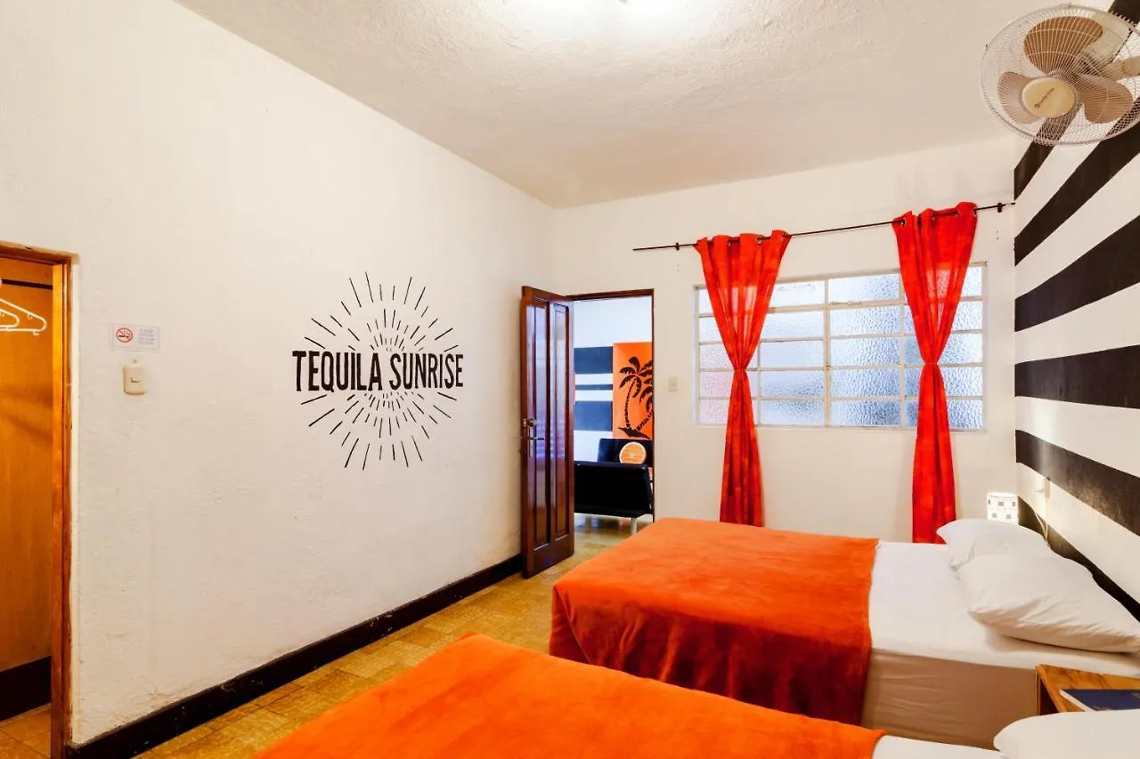 גואטמלה Tequila Sunrise Hostel הונדורס