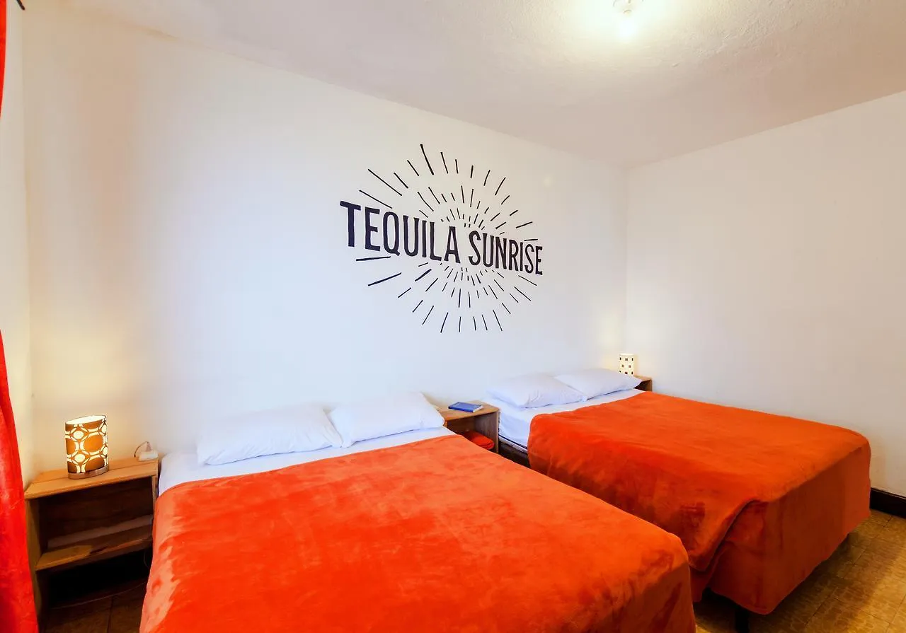 גואטמלה Tequila Sunrise Hostel