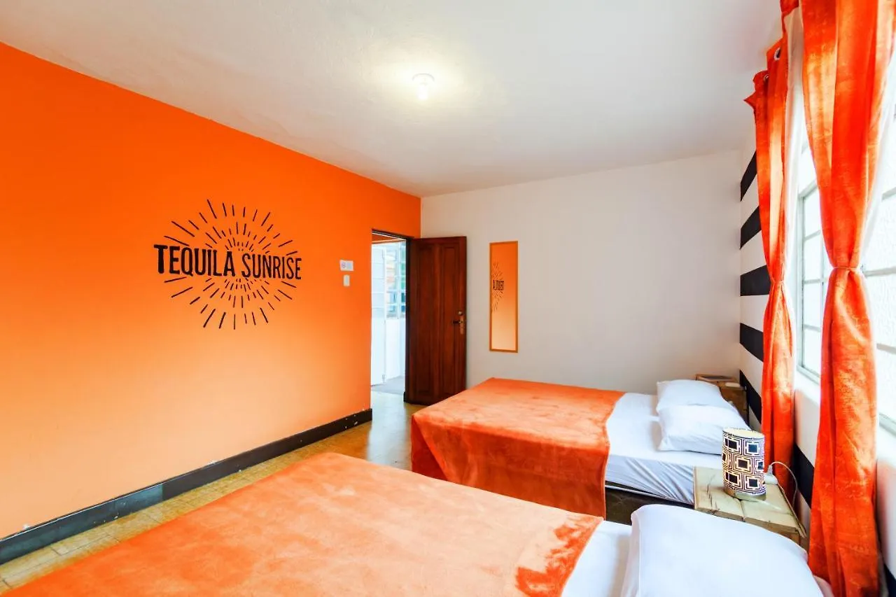 גואטמלה Tequila Sunrise Hostel