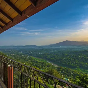 Hotel Ceyloni Panorama